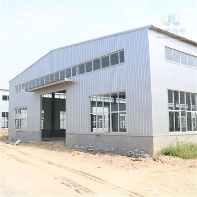 H-Bölümü kirişleri ve sandviç panelleri ile prefabrik çelik yapı deposu