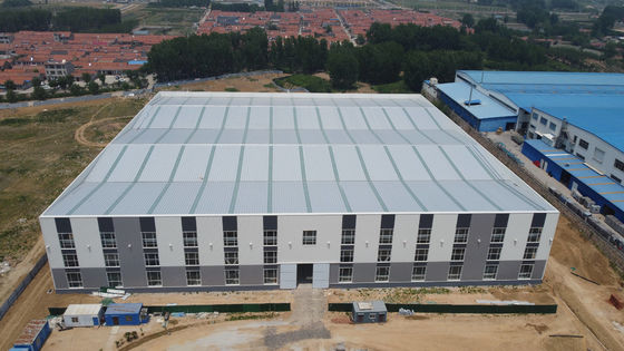 Q235B Çelik Yapı Binaları İzolasyon Panelli Prefabrik Çelik Yapılar