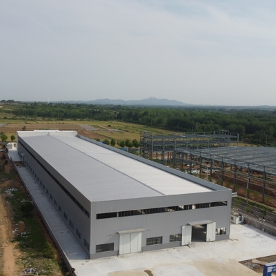 H Bölümü kirişleri ile prefabrik çelik çerçeve depo