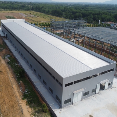 H Bölümü kirişleri ile prefabrik çelik çerçeve depo