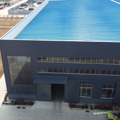 Yukarıdaki vinçli hafif prefabrik çelik depo