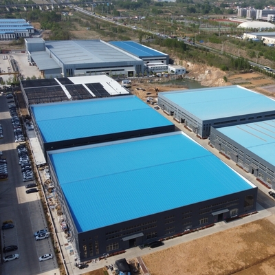Yukarıdaki vinçli hafif prefabrik çelik depo