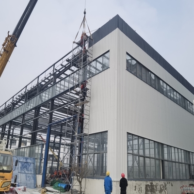 H-bölümü kirişleri ve sütunları olan prefabrik çelik portal çerçeve binası