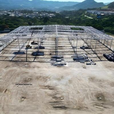 Q355 Çelik Büyük Aralık Rengi Özel Modern Tasarım Prefab Çelik Yapı Depo Ofisiyle
