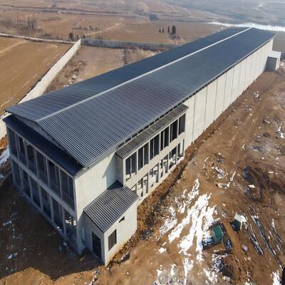 Özelleştirilebilir Boyutlar Yüksek Mukavemetli Çelik Çerçeve Hızlı Kurulum Broyler Yetiştiriciliği için Prefabrik Çelik Yapı Kümes Hayvanları Evi
