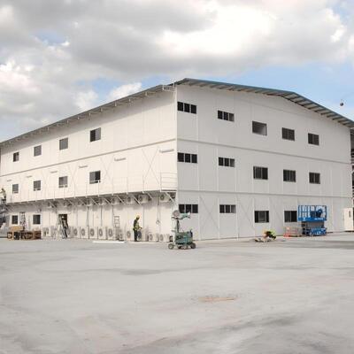 Q355B Çelik Yüksek Katlı Prefabrik Çok Katlı Çelik Yapı Çerçeve Dairesi