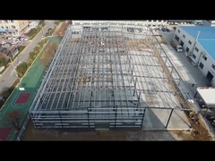 Otomobil gösterimi salonu